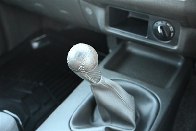 2010 Nissan Navara - Thumbnail