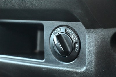 2010 Nissan Navara - Thumbnail
