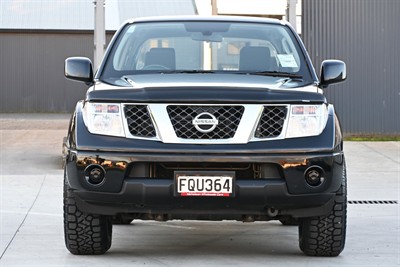 2010 Nissan Navara - Thumbnail