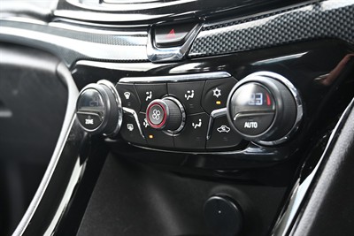 2015 Holden Commodore - Thumbnail