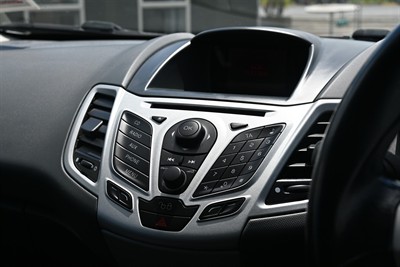 2011 Ford Fiesta - Thumbnail