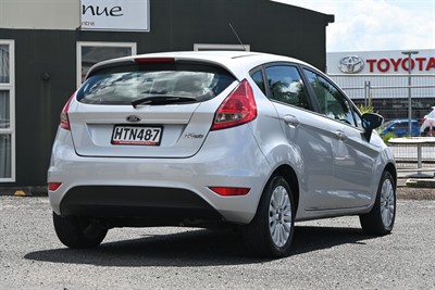 2011 Ford Fiesta - Thumbnail