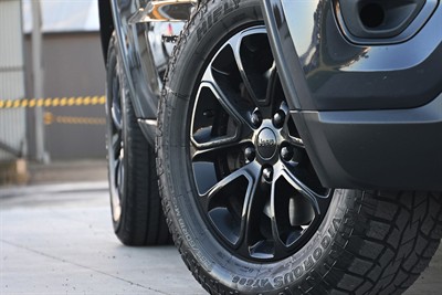 2014 Jeep Grand Cherokee - Thumbnail