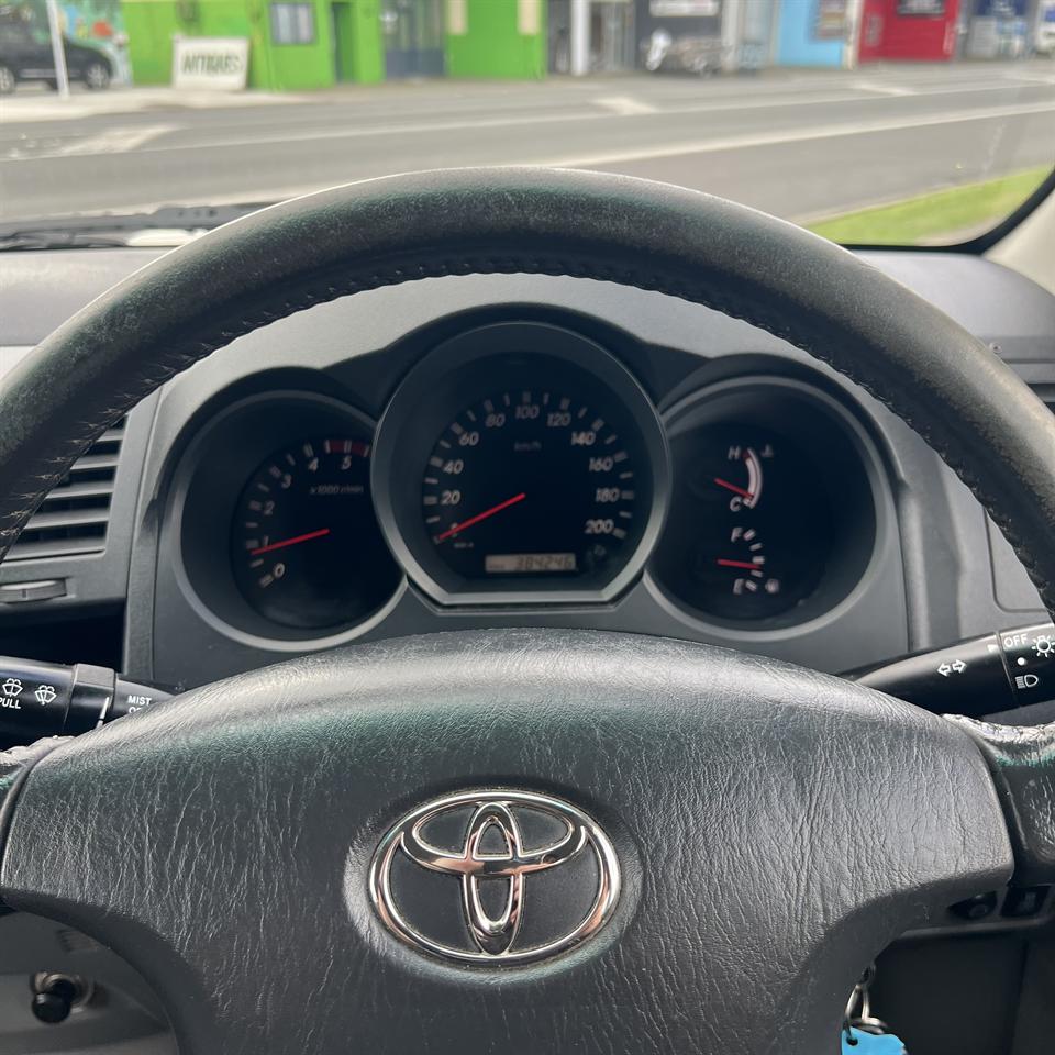 2005 Toyota Hilux