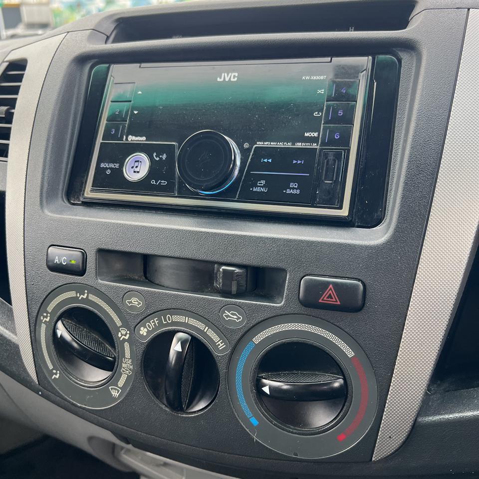 2005 Toyota Hilux