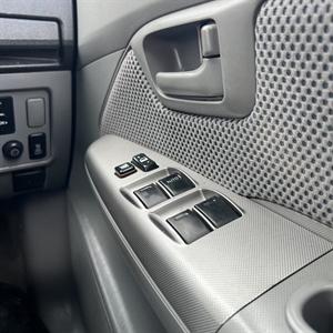 2005 Toyota Hilux - Thumbnail