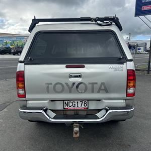 2005 Toyota Hilux - Thumbnail