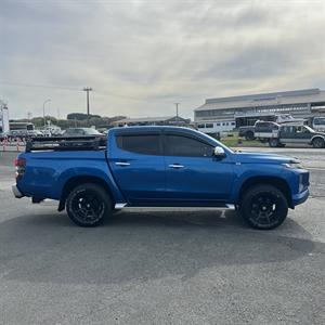 2020 Mitsubishi Triton - Thumbnail