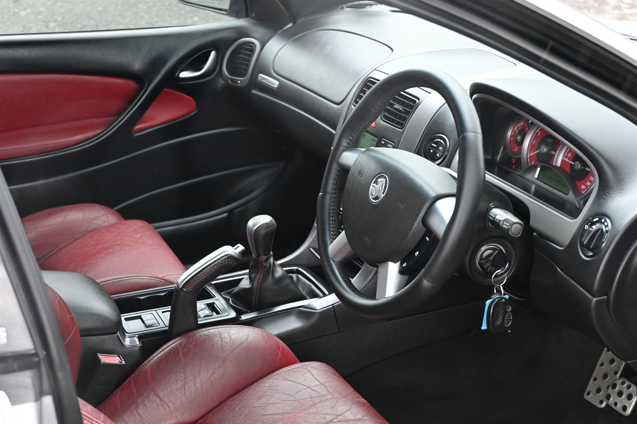 2004 Holden Commodore