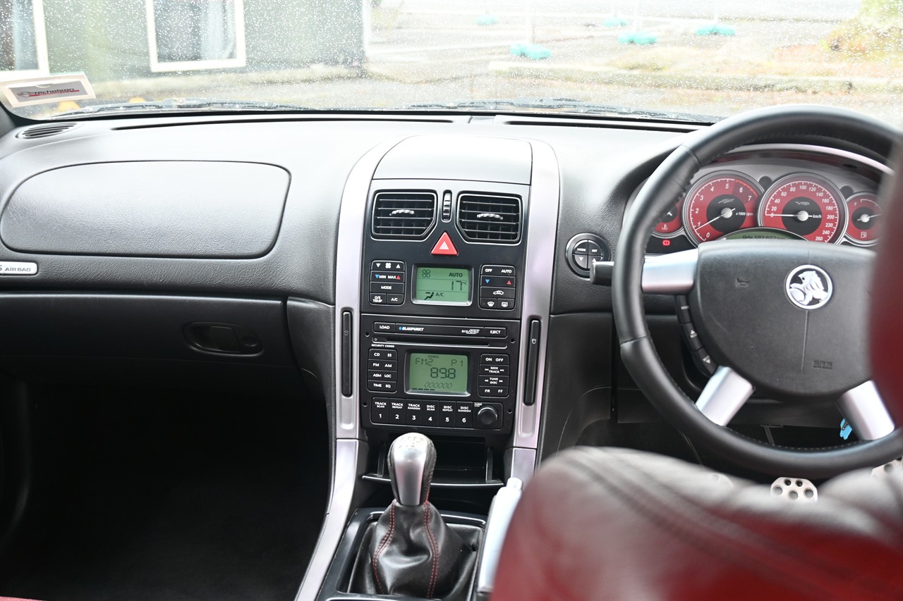 2004 Holden Commodore