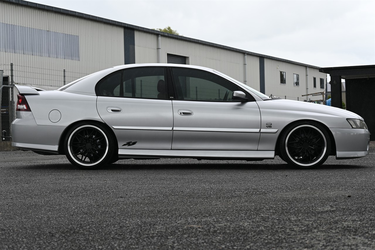 2004 Holden Commodore