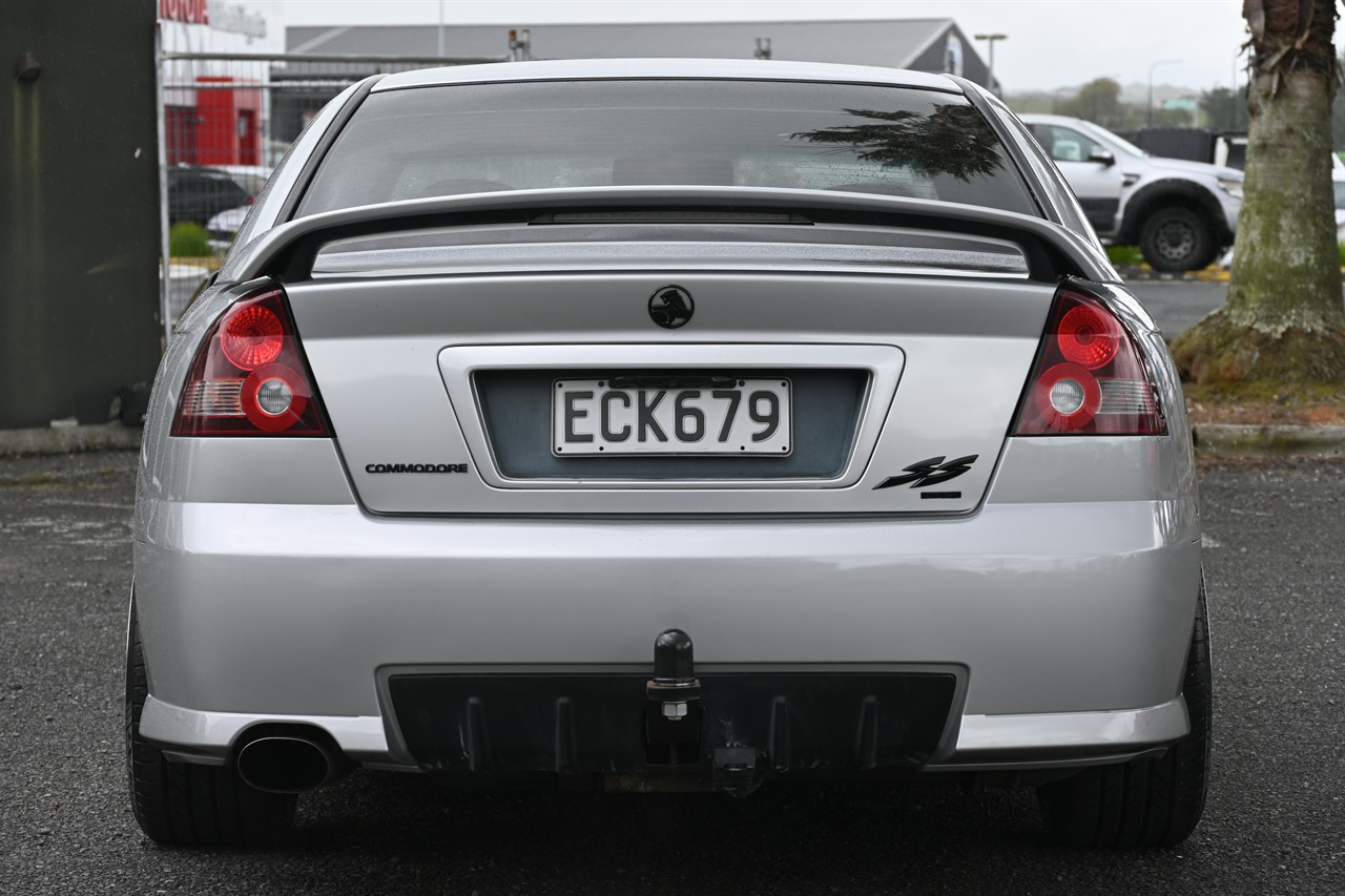 2004 Holden Commodore