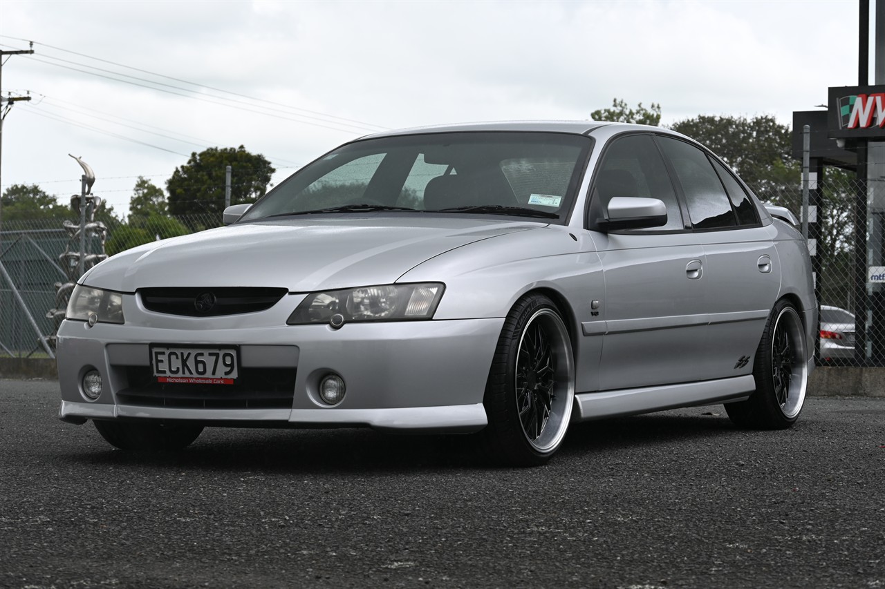 2004 Holden Commodore