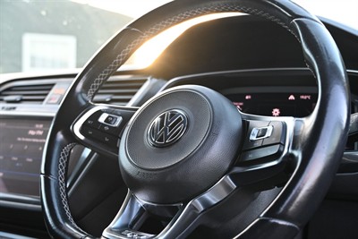 2019 Volkswagen Tiguan - Thumbnail
