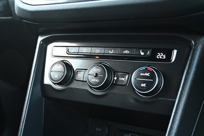 2019 Volkswagen Tiguan - Thumbnail