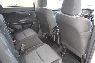 2021 Mitsubishi Outlander - Thumbnail