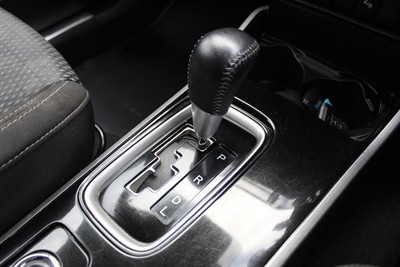 2021 Mitsubishi Outlander - Thumbnail