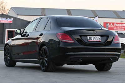 2016 Mercedes-Benz C-Class - Thumbnail