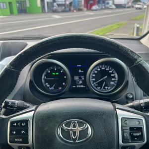 2016 Toyota Landcruiser Prado - Thumbnail