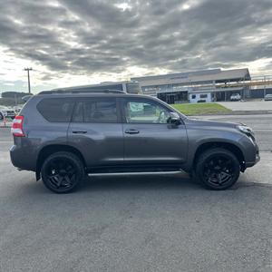 2016 Toyota Landcruiser Prado - Thumbnail