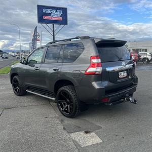 2016 Toyota Landcruiser Prado - Thumbnail