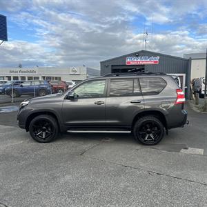 2016 Toyota Landcruiser Prado - Thumbnail