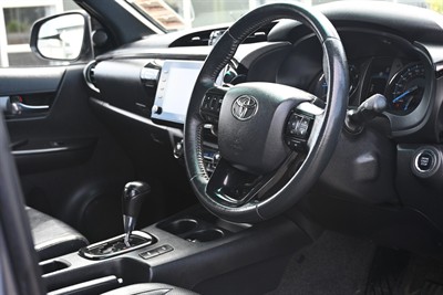 2022 Toyota Hilux - Thumbnail