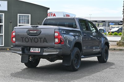 2022 Toyota Hilux - Thumbnail