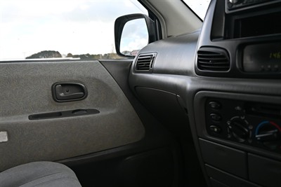 2000 Toyota Townace - Thumbnail