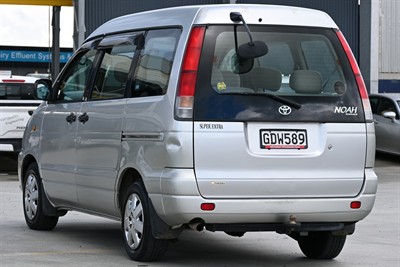 2000 Toyota Townace - Thumbnail