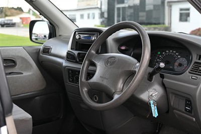 2000 Toyota Townace - Thumbnail