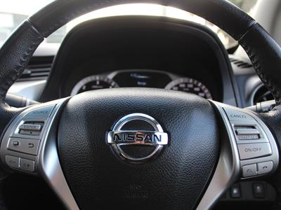 2016 Nissan Navara - Thumbnail
