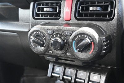 2025 Suzuki Jimny - Thumbnail