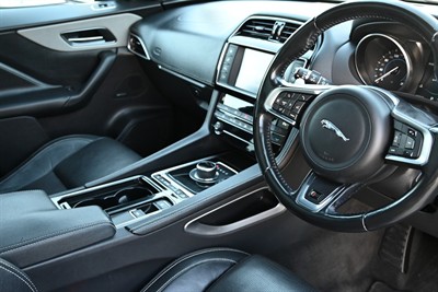 2017 Jaguar F-Pace - Thumbnail