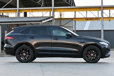 2017 Jaguar F-Pace - Thumbnail