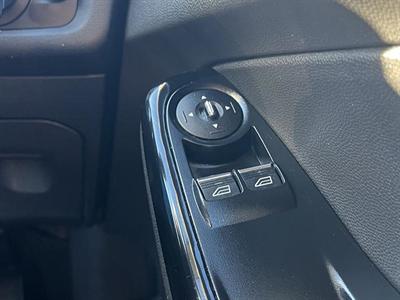 2015 Ford Fiesta - Thumbnail