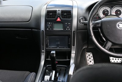 2004 Holden Commodore - Thumbnail