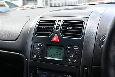 2004 Holden Commodore - Thumbnail