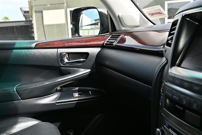 2010 Lexus Lx570 - Thumbnail