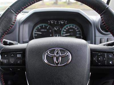 2015 Toyota Landcruiser - Thumbnail