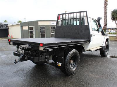 2015 Toyota Landcruiser - Thumbnail