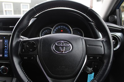 2018 Toyota Corolla - Thumbnail