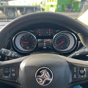 2019 Holden Astra - Thumbnail