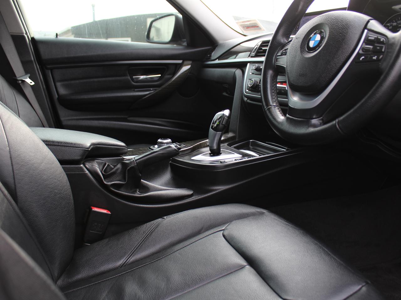 2012 BMW 320I