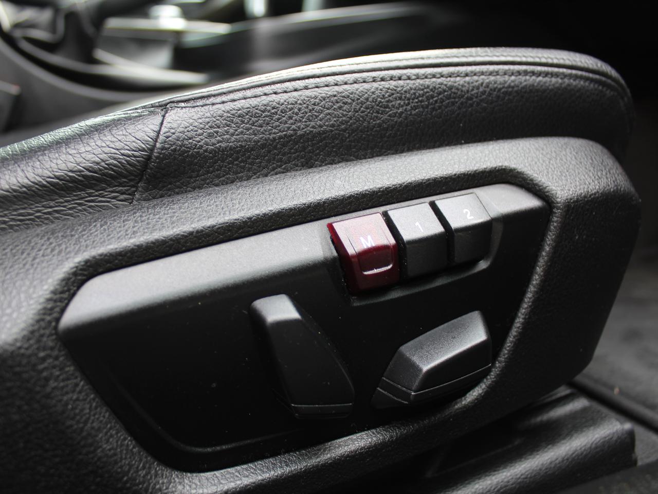 2012 BMW 320I