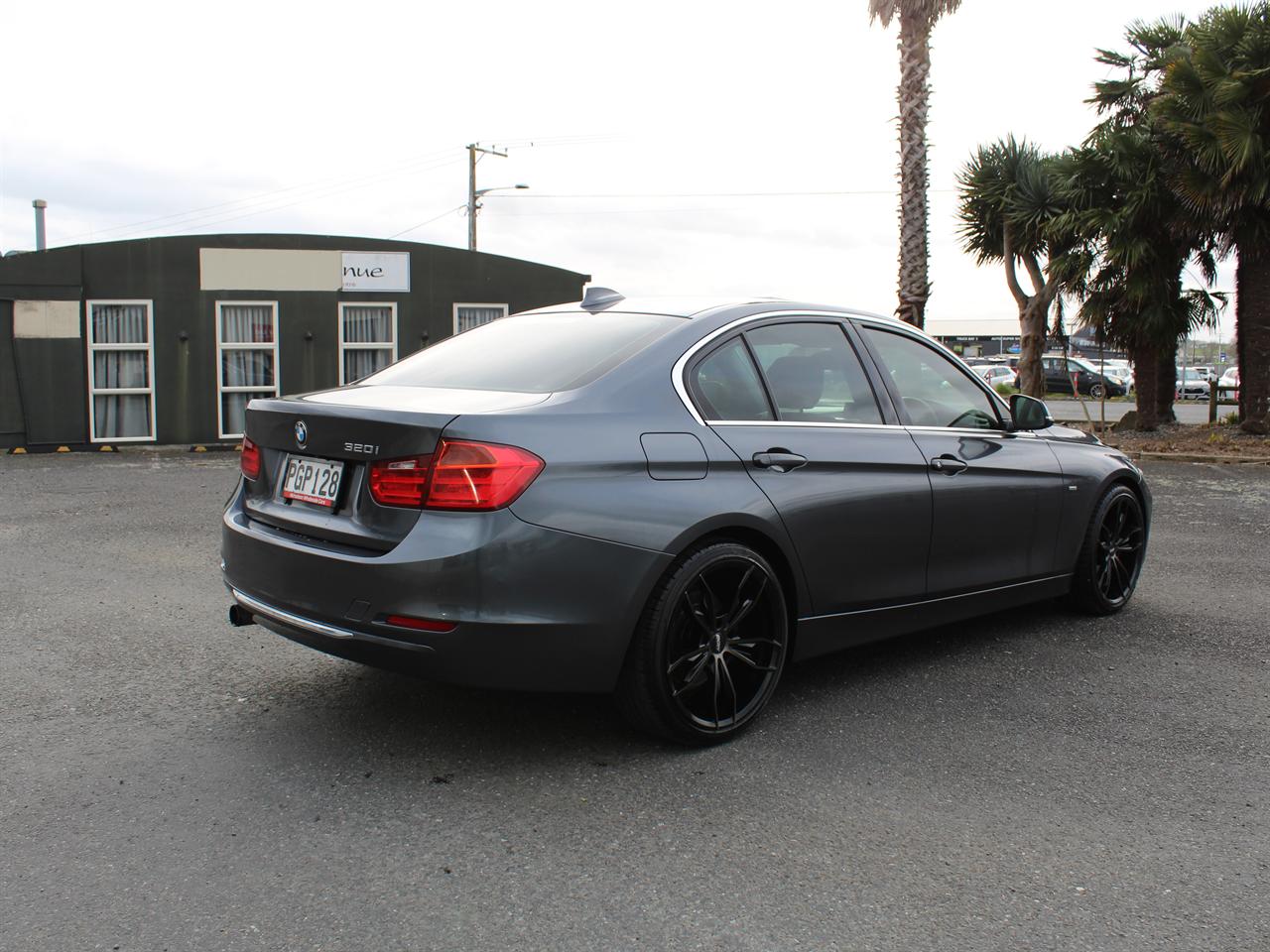 2012 BMW 320I
