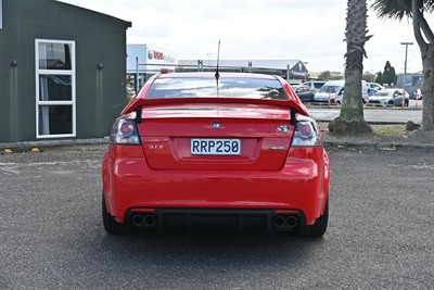 2010 Holden Hsv - Thumbnail