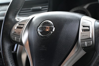 2017 Nissan Navara - Thumbnail