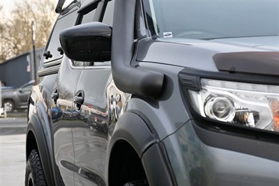 2017 Nissan Navara - Thumbnail