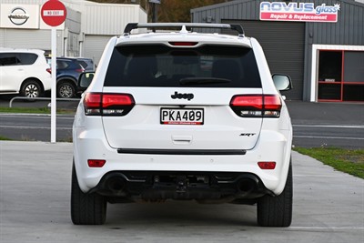 2014 Jeep Grand Cherokee - Thumbnail